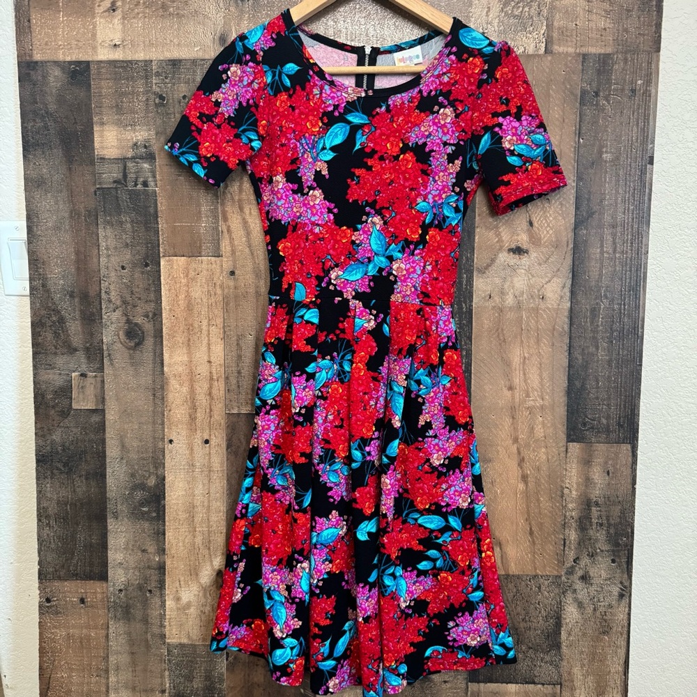 LuLaRoe Amelia Dress XXS Black Floral Fit & Flare Pockets Stretch Knit